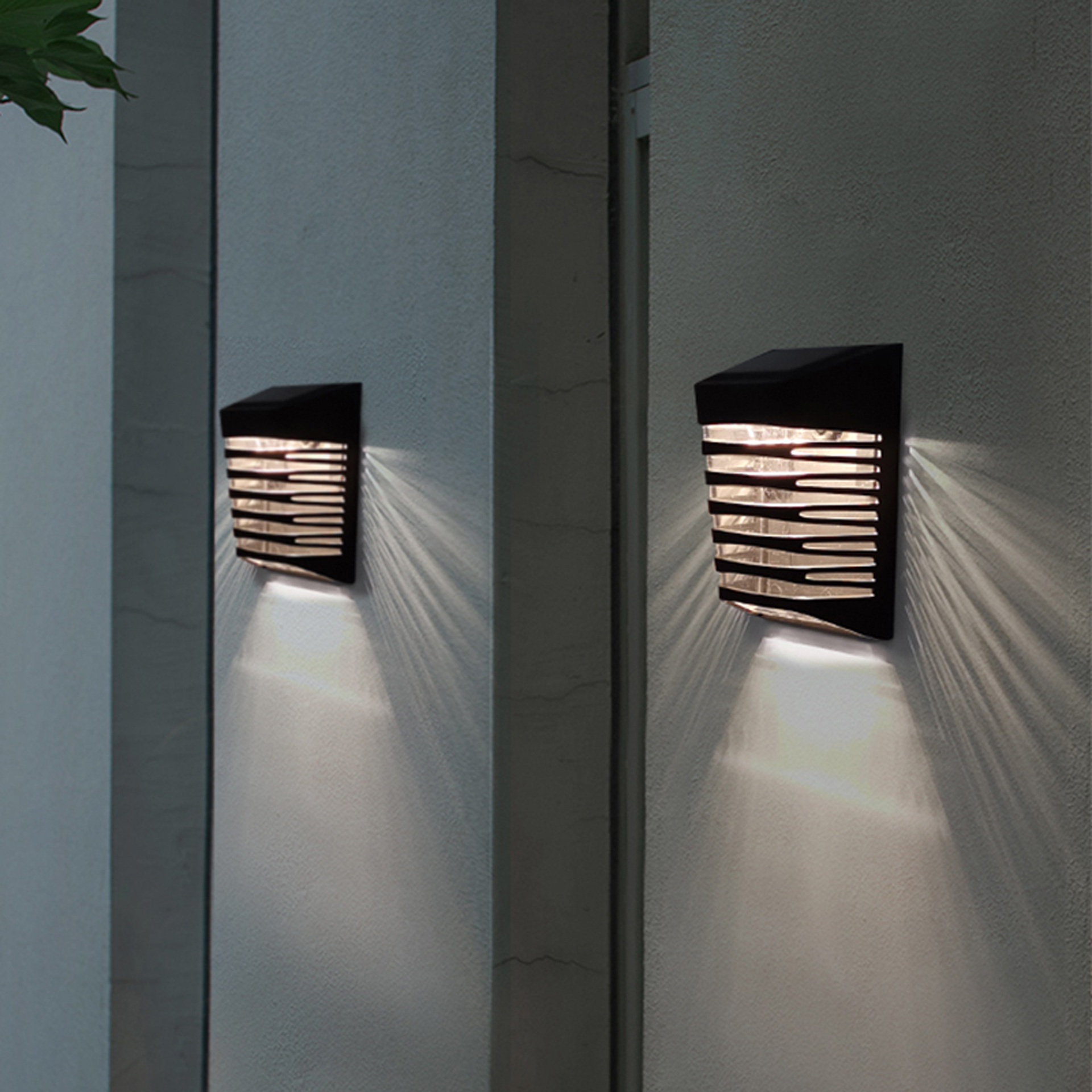 Ribbed Solar Light With Ambient Light 3